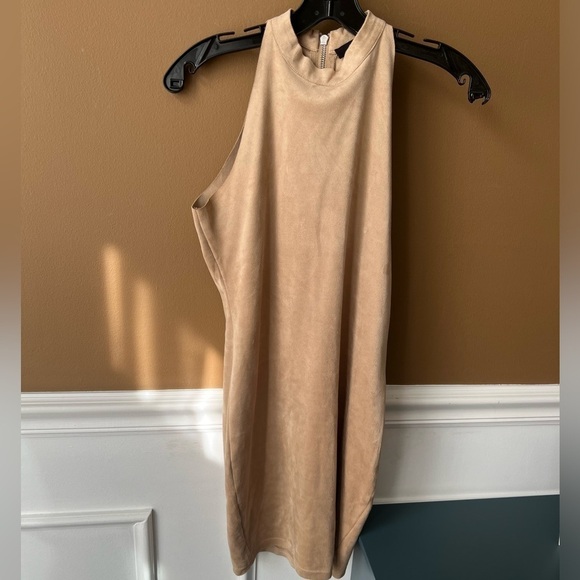 Olivaceous Camel Tan Sleeveless Faux Suede Mock Neck Bodycon Dress Size M - Picture 2 of 5